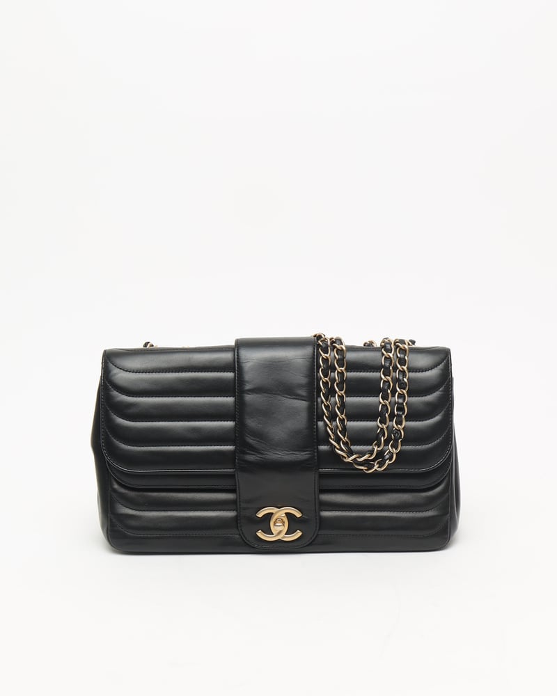 CHANEL Classic Horizontal Double Chain Flap Bag