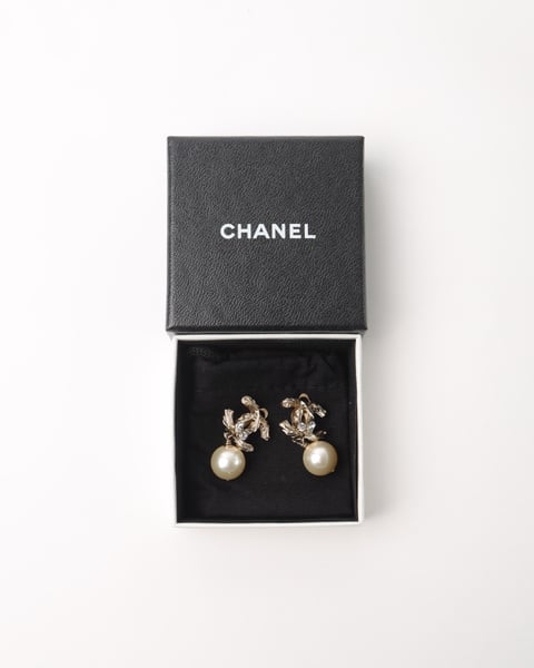 CHANEL CC Earrings