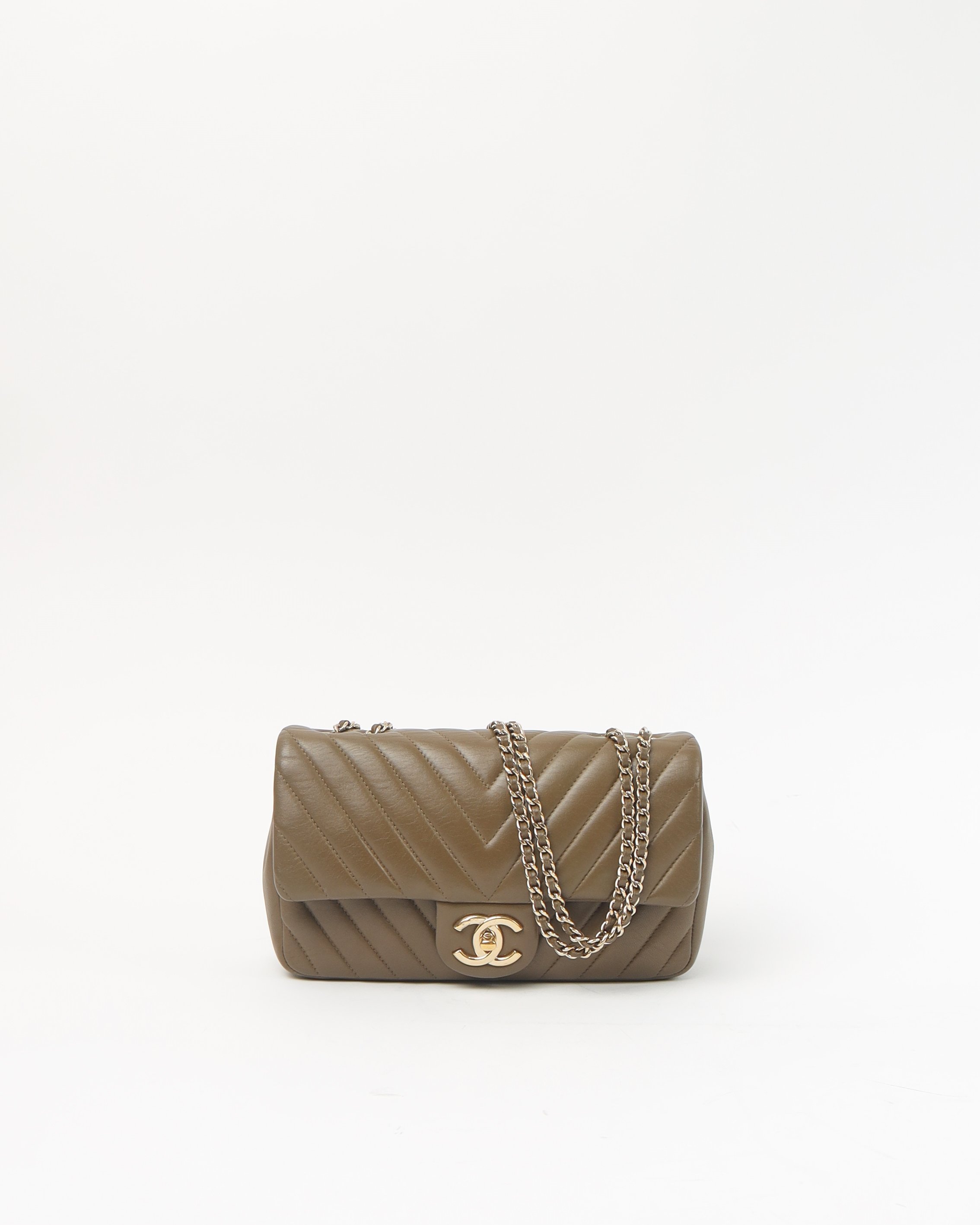 CHANEL Chevron Single Flap Bag