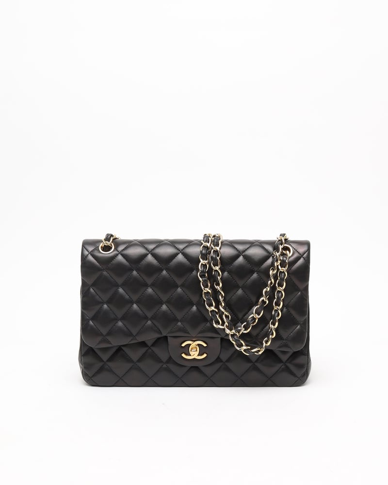 CHANEL Classic Jumbo Double Flap Bag