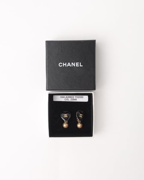 CHANEL CC Heart with Pearl Drop Earrings