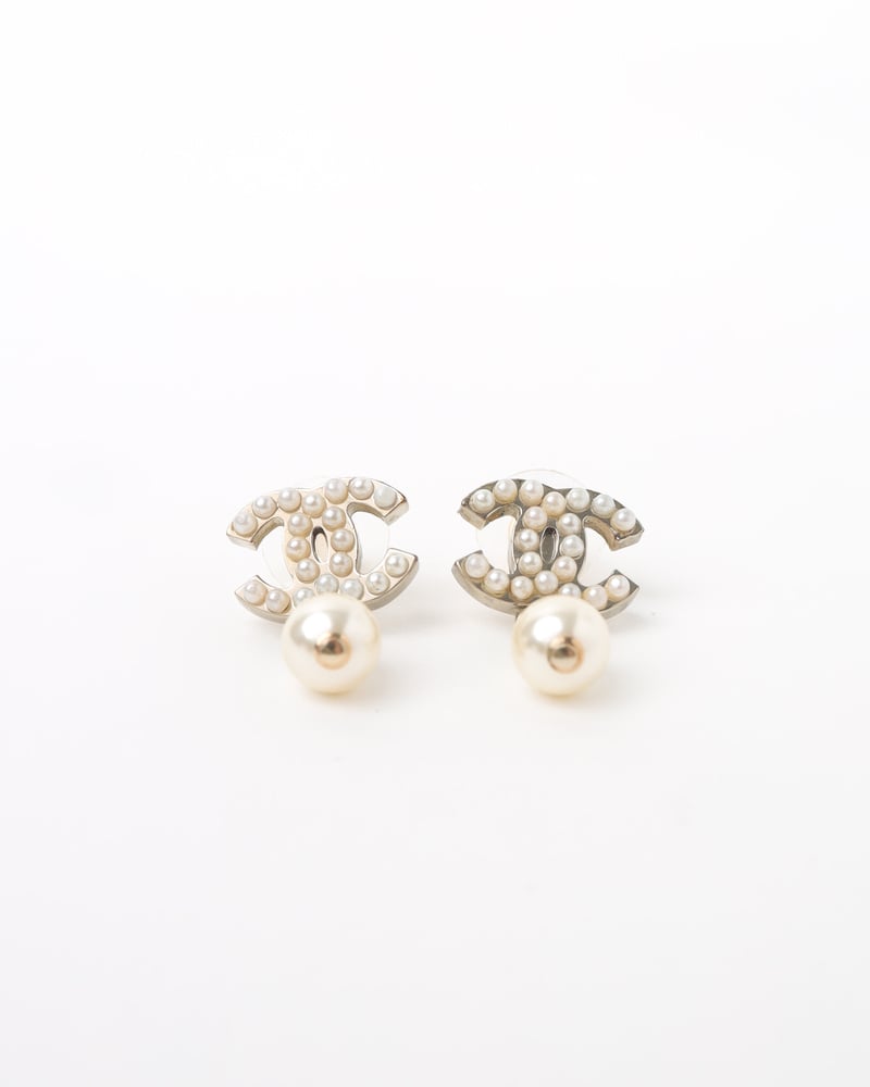 CHANEL CC Drop Pearl Earrings