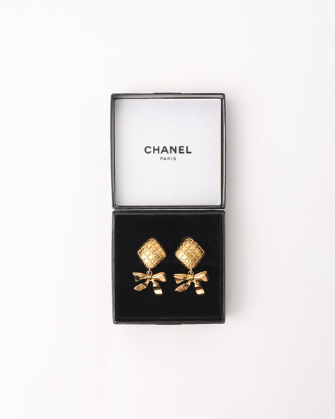 CHANEL Quilted Ribbon Drop Clip-on Earrings