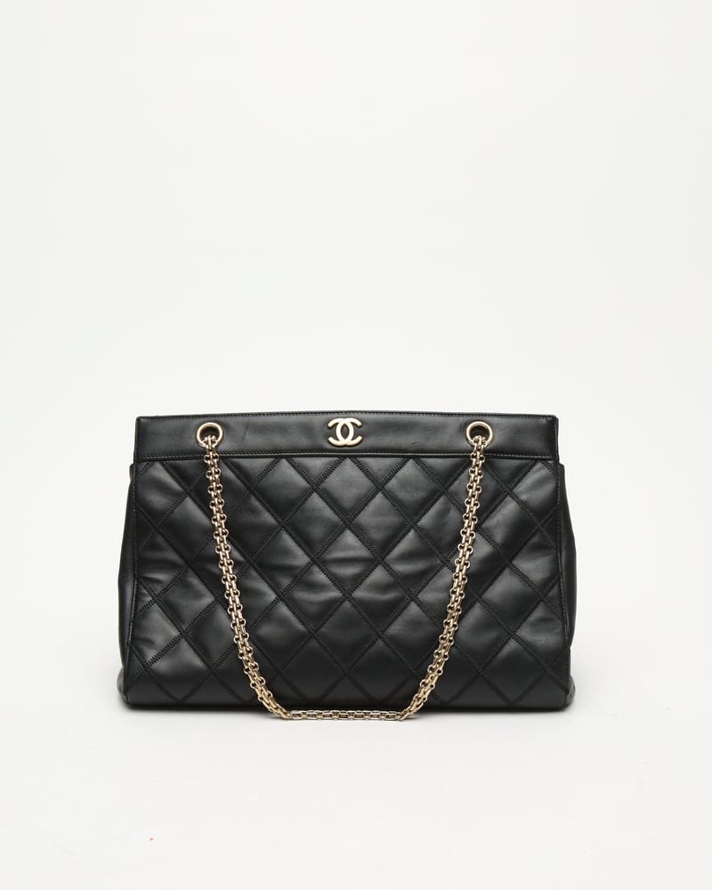 CHANEL CC Chain Tote Bag