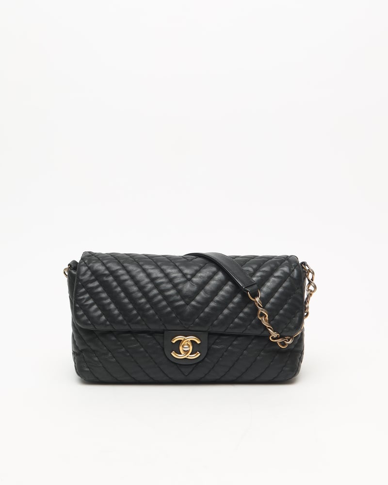 CHANEL Chevron Single Flap Bag