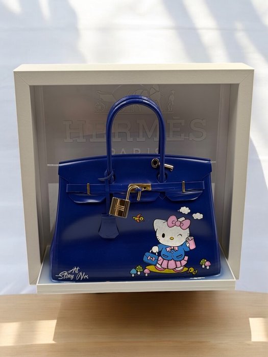 Art Stray-Nos - " Fantaisie et Luxe : Hello  Kitty à l'Heure  Hermès Birkin "