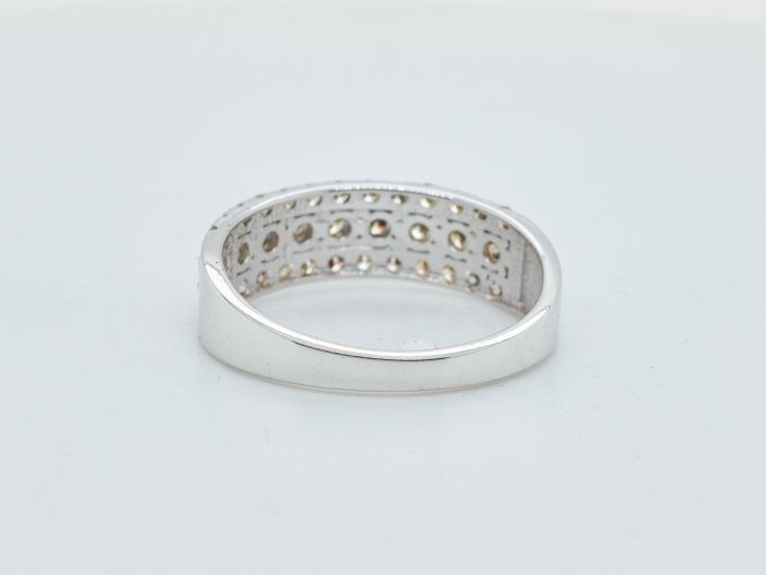 Ingen mindstepris - Ring 14 kt. -  0.70ct. tw. Diamant (Naturfarvet)