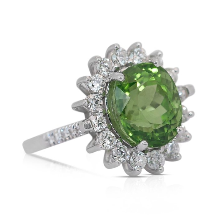 Ring - 14 karat Hvidguld -  8.08ct. tw. Peridot - Diamant - Fantastisk farve