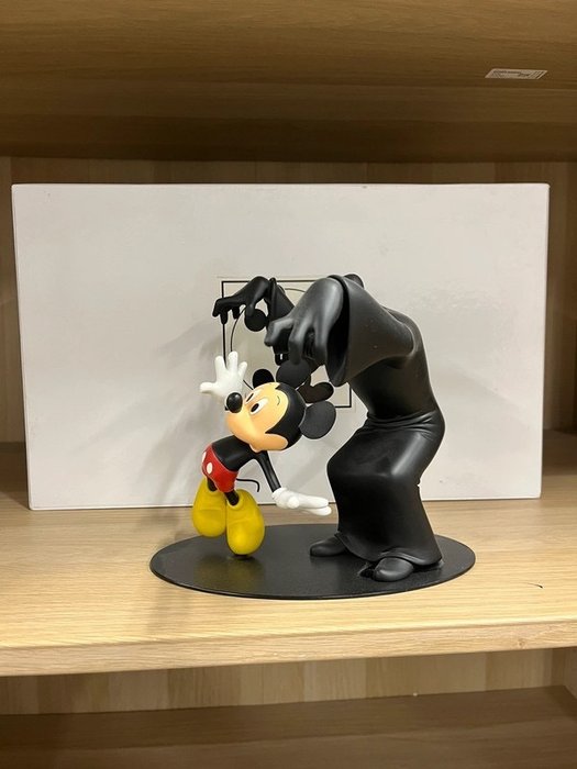 Mickey Mouse and Phantom Blot - Leblon Delienne - Statuette - Harpiks