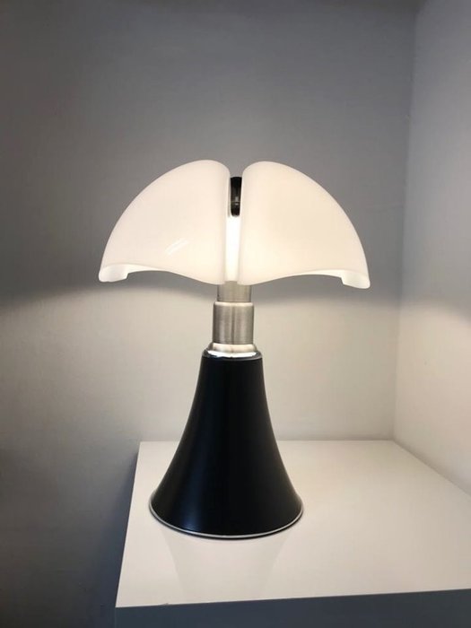 Martinelli Luce - - Gae Aulenti - Pipistrello 620 - Bordlampe - Aluminium, Stål