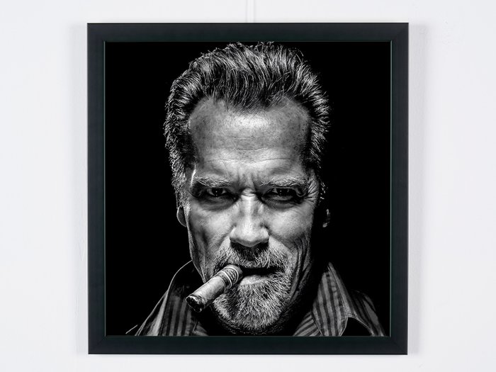 Arnold Schwarzenegger (with cigar). - Fine Art Photography - Luxury Wooden Framed 50X50 cm - Limited Edition Nr 02 of 30 - Serial ID 16928 - Original Certificate (COA), Hologram Logo Editor and QR Code - 100% New items.