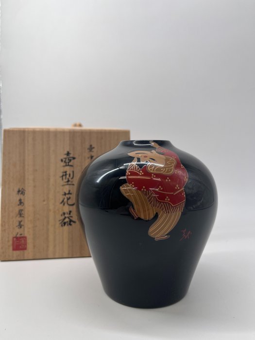 Ikebana vase - Wajima-lak-Kochuten (eventyrland) Maki-e potteformet vase - Japan - 壺中天蒔絵-壺型花器