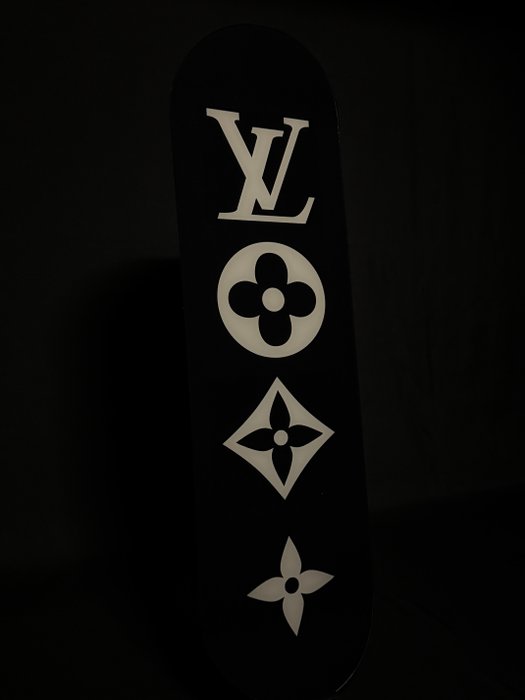 Mike Blackarts - New Collection Louis Vuitton - Skateboard artwork