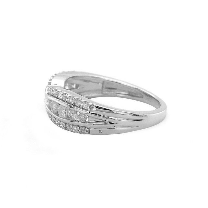 Ring - 14 karat Hvidguld -  0.63ct. tw. Diamant (Natur)