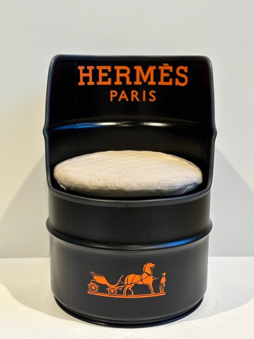 Rob VanMore - Barrel Seat Hermes Paris - 57cm