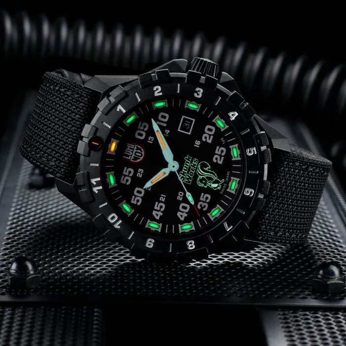 Luminox F117 Nighthawk Skunk Works  Heritage Pilotenuhr XA.6442.H.SET 44mm - XA.6442.H.SET - Mænd - 2024