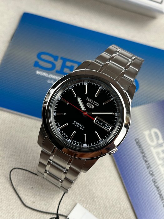 Seiko - 5 - Automatic Day Date - Ingen mindstepris - SNKE53K1 - Mænd - 2011-nu