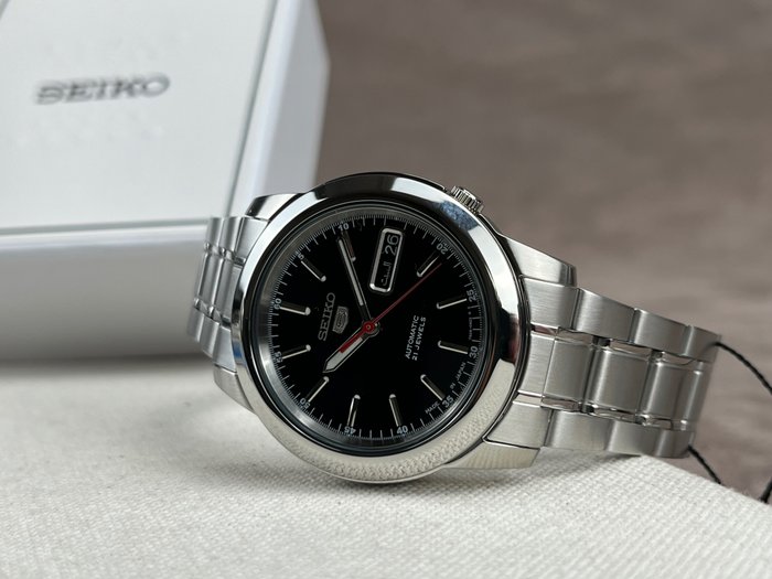 Seiko - 5 - Automatic Day Date - Ingen mindstepris - SNKE53K1 - Mænd - 2011-nu