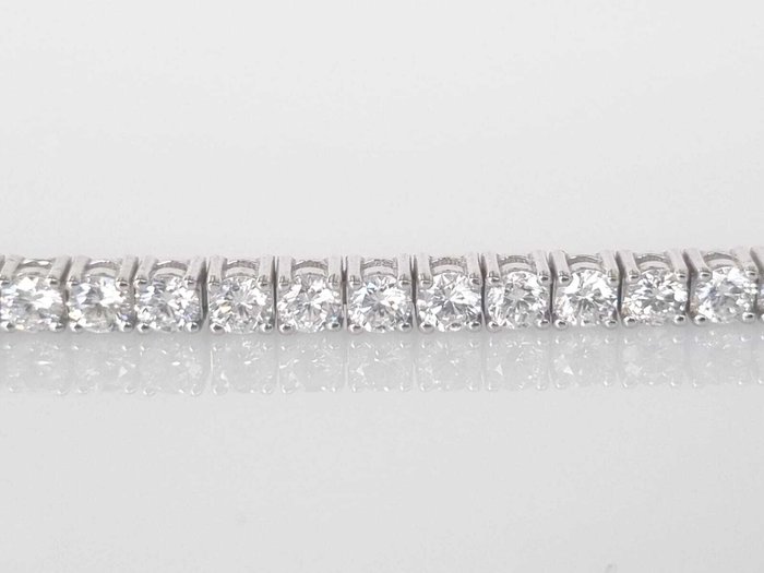 Tennisarmbånd - 14 karat Hvidguld -  5.45ct. tw. Diamant (Laboratoriedyrket)