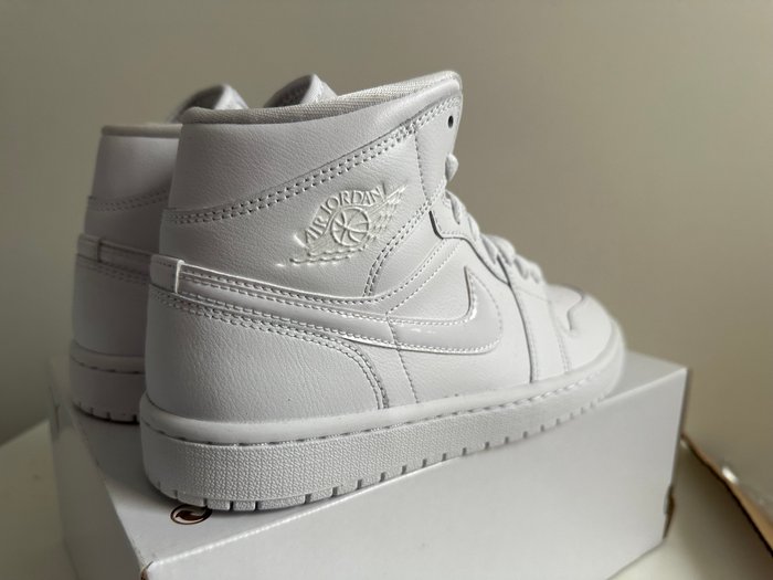 Air Jordan - Air Jordan 1 Mid - Sneakers - Størelse: EU 39