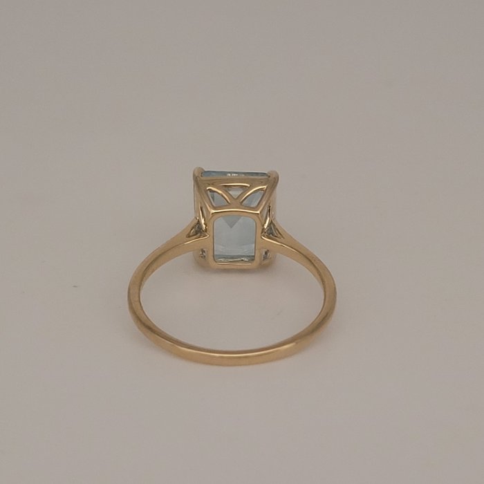 Ingen mindstepris - Ring - 9 kt. Gulguld - Swiss Blue Topaz Octagon