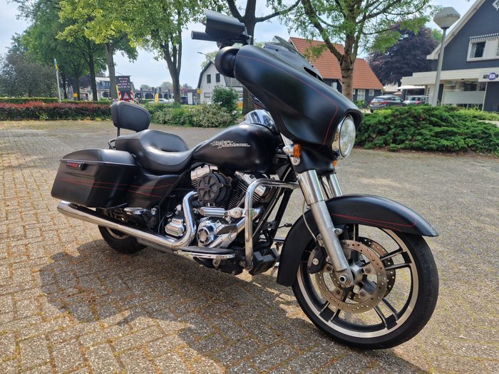 Harley-Davidson - FLHXS - Street Glide - 1690 cc - 2014