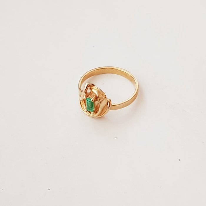 Ring - 18 kraat Gulguld -  0.11ct. tw. Smaragd - Smaragd