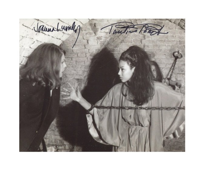 Joanna Lumley + Pauline Peart - The Satanic Rites of Dracula - Signed Photo 20x26 cm