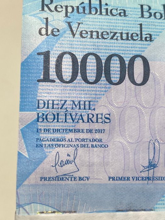 Venezuela. - 100 x 10 000 and 100 x 20 000 Bolívares - 2017 - Pick 98b and Pick 99c - 2 Bundles  (Ingen mindstepris)