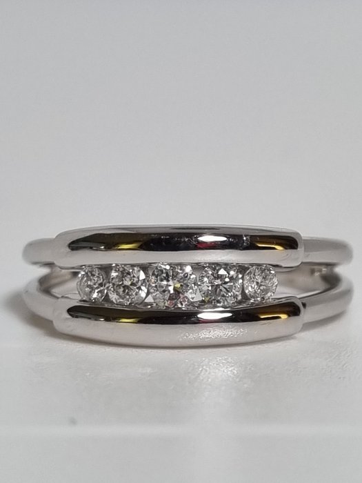 Ring - 18 kraat Hvidguld -  0.30ct. tw. Diamant (Natur)  - DIAMANT BANDEAU RING