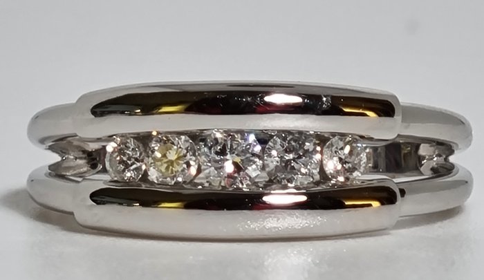 Ring - 18 kraat Hvidguld -  0.30ct. tw. Diamant (Natur)  - DIAMANT BANDEAU RING