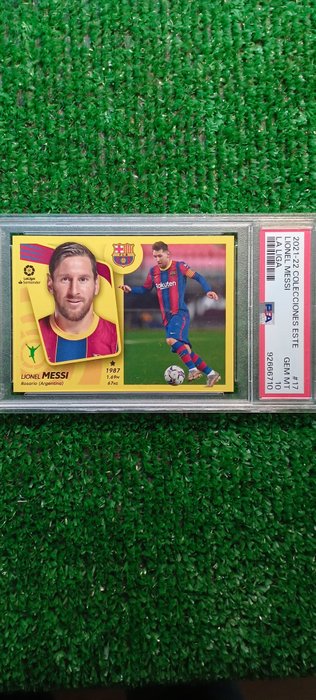 2021/22 Panini Colecciones Este Lionel Messi #17 - PSA 10 Graded sticker