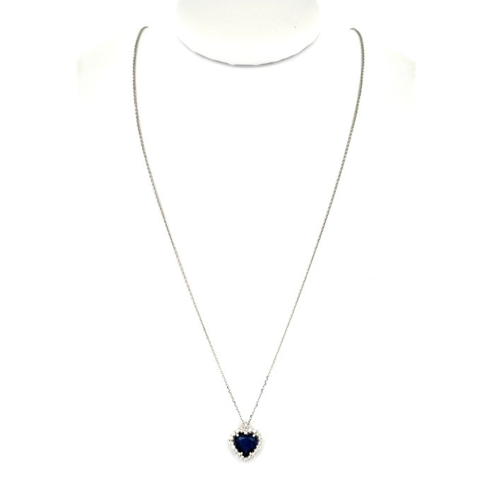 Ingen mindstepris - Handmade - Halskæde - Collana cuore zaffiro - 18 kraat Hvidguld -  0.88ct. tw. Safir - Diamant