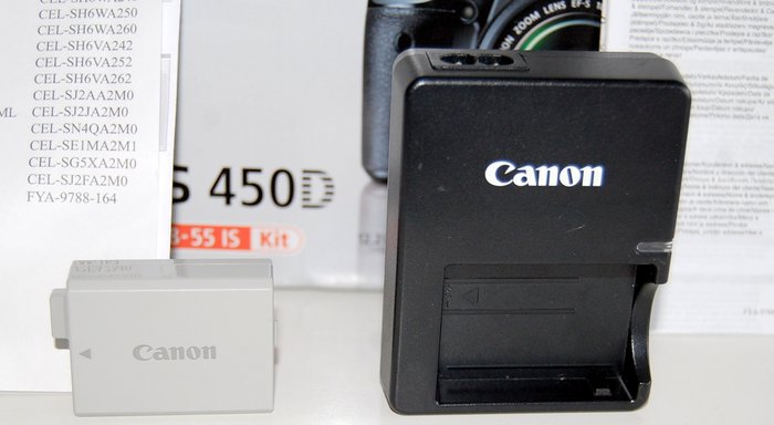 Canon 450D, EF-S 18-55 IS/3.5-5.6, Charger LC-E5E,LP-E5 Battery, Strap,Elite Pro 1GB CF Card,Manual in Digitalkamera