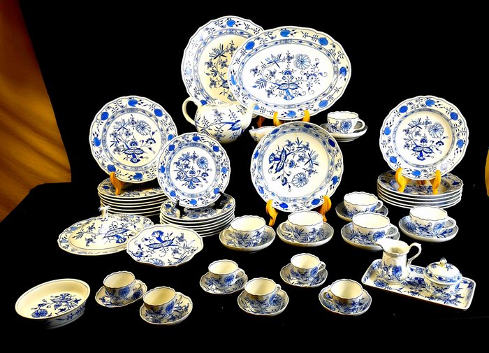 Meissen - Bordservice til 12 (58) - Zwibelmuster - motiv "løg" - Knogleporcelæn - komplet service