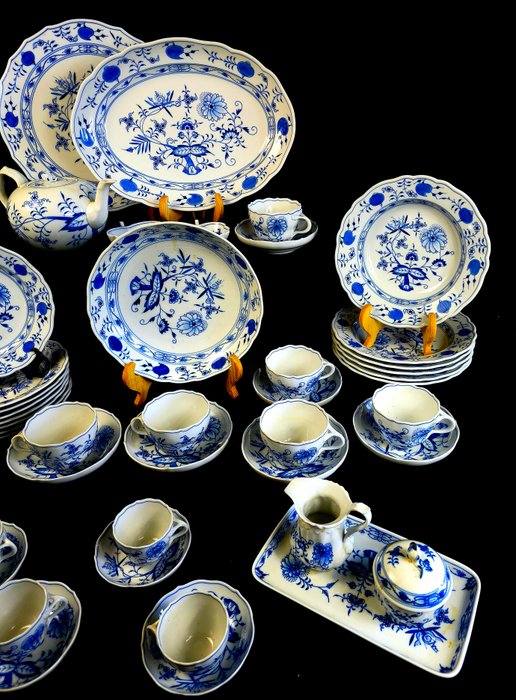 Meissen - Bordservice til 12 (58) - Zwibelmuster - motiv "løg" - Knogleporcelæn - komplet service