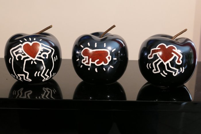 Rich'ART - Lot de 3 pommes en hommage à Keith Haring - L Size - 12,5 cm de diamètre - Peintes à l'acrylique