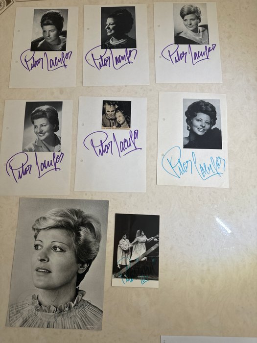 Pilar Lorengar (1928-1996) Spanish Sopran - 2 photo cards and 6 mounted photos with autograph sigatures of the diva - 1968