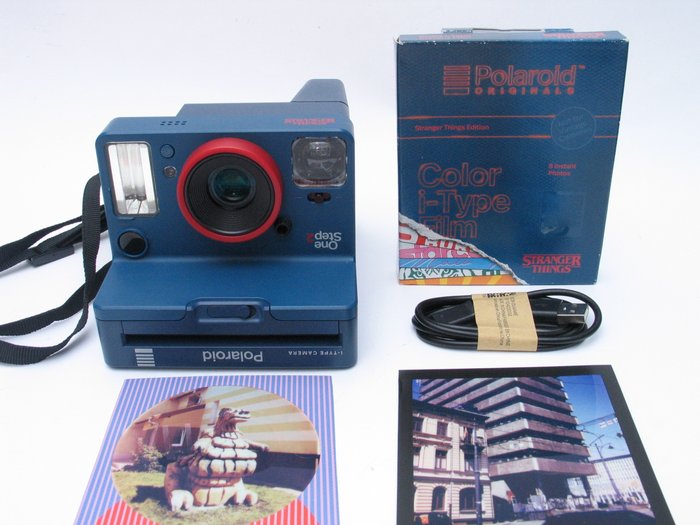 Polaroid OneStep2 STRANGER THINGS + Film special edition Instant kamera