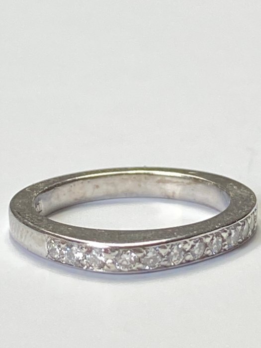 Ingen mindstepris - Ring - 18 kraat Hvidguld Diamant (Natur)