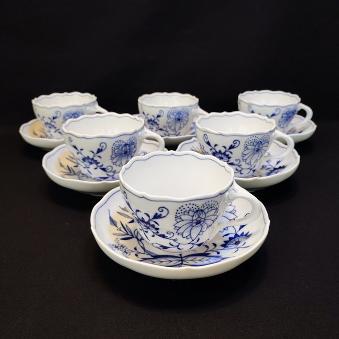 Meissen - Kaffesæt til 6 (12) - 6er Set antike Kaffeetassen mit Untertassen Zwiebelmuster Neuer Ausschnitt - Porcelæn - Støtte sværd