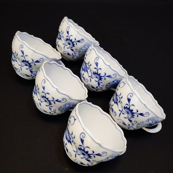 Meissen - Kaffesæt til 6 (12) - 6er Set antike Kaffeetassen mit Untertassen Zwiebelmuster Neuer Ausschnitt - Porcelæn - Støtte sværd