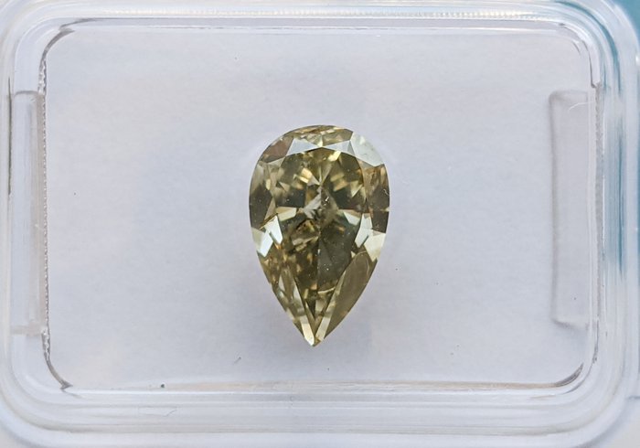 Ingen mindstepris - 1 pcs Diamant  (Naturfarvet)  - 1.60 ct - Pære - Fancy Brunlig, Gullig Grøn - SI2 - International Gemological Institute (IGI)