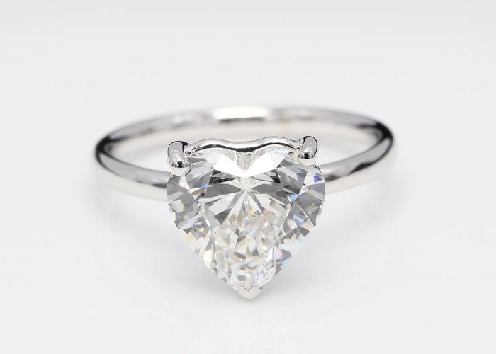 Ring - 18 kraat Hvidguld -  5.01ct. tw. Diamant (Laboratoriedyrket) - Hjerte E-VS2