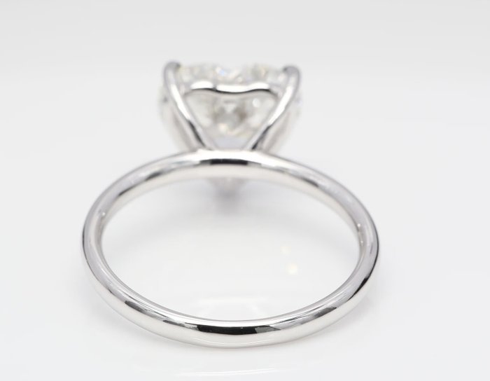 Ring - 18 kraat Hvidguld -  5.01ct. tw. Diamant (Laboratoriedyrket) - Hjerte E-VS2