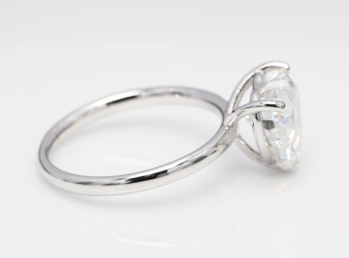 Ring - 18 kraat Hvidguld -  5.01ct. tw. Diamant (Laboratoriedyrket) - Hjerte E-VS2