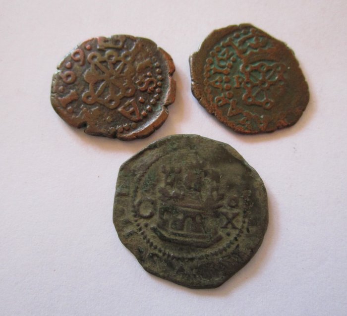 Spanien. Felipe II  Felipe III. 4 Cornados de Pamplona  Y 2 cuartos de cuenca - Lote de 2 monedas  (Ingen mindstepris)