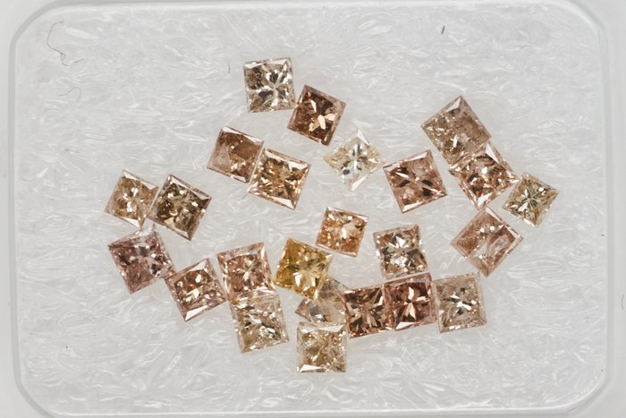 Ingen mindstepris - 24 pcs Diamant  (Naturfarvet)  - 105 ct Blandet brun - I3 SI1 - Gem Report Antwerp (GRA)