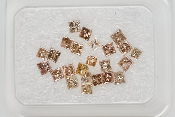 Ingen mindstepris - 24 pcs Diamant  (Naturfarvet)  - 105 ct Blandet brun - I3 SI1 - Gem Report Antwerp (GRA)