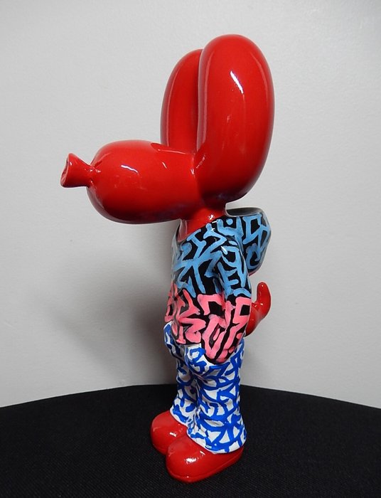 Enigme09 (1979) - Red Street Balloon Dog